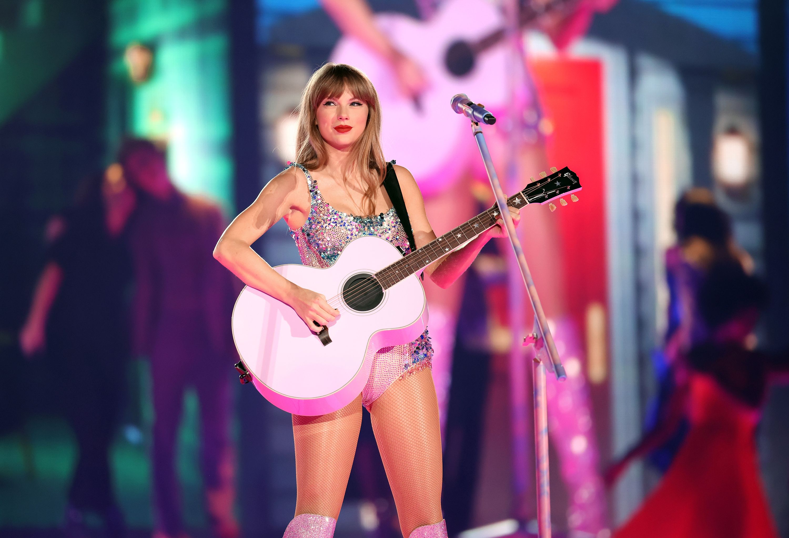 Eras Tour Begins in Glendale, Arizona